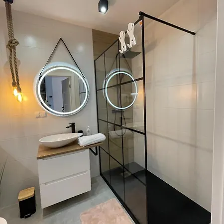 Apartment Nadmorski - Plac Unii - Parking Gdynia